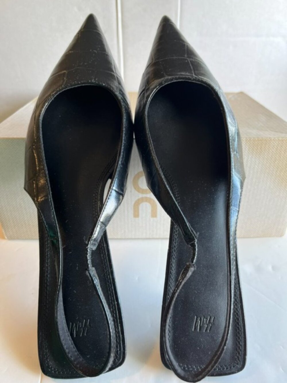 H&M kitten heel slingback pumps. - Picture 2 of 4